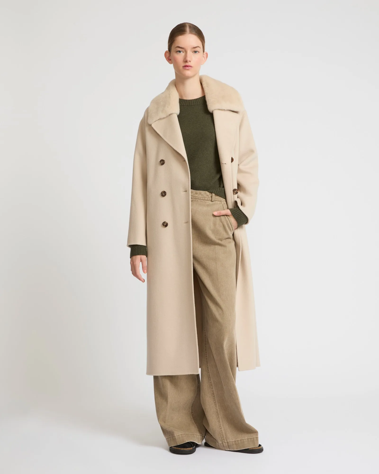 Cashmere wool coat with mink fur collar