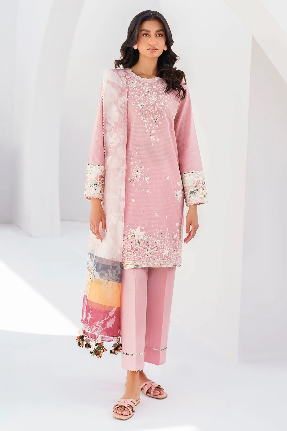 Embroidered Lawn USE-9038