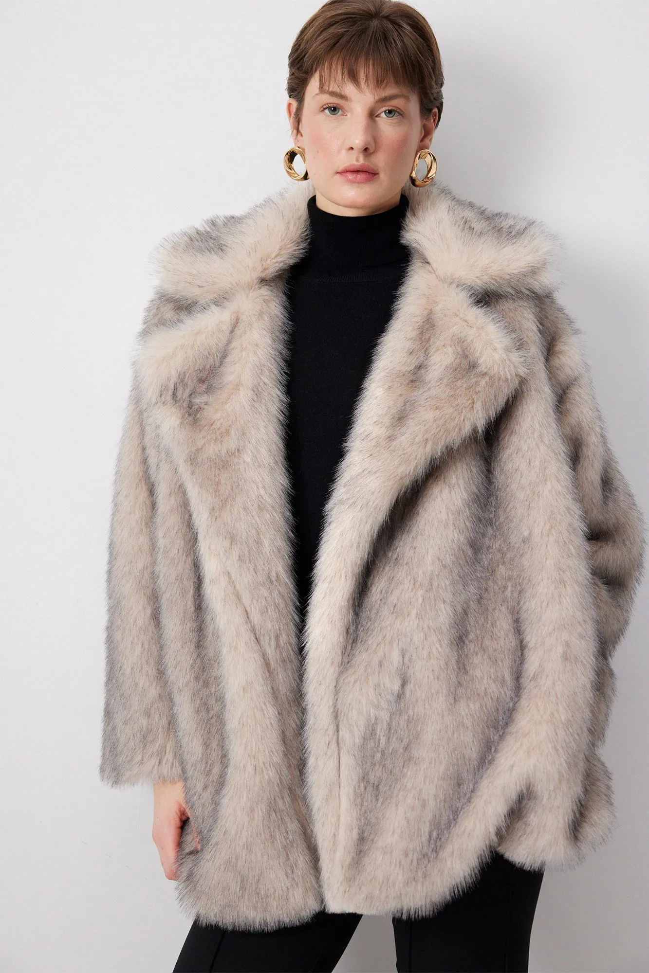 FAUX FUR COAT