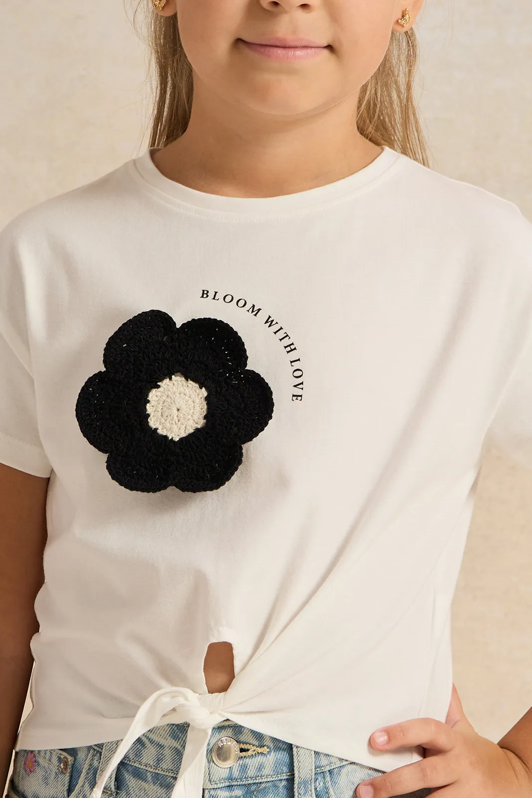 Girls White Crochet Flower Knotted T-Shirt