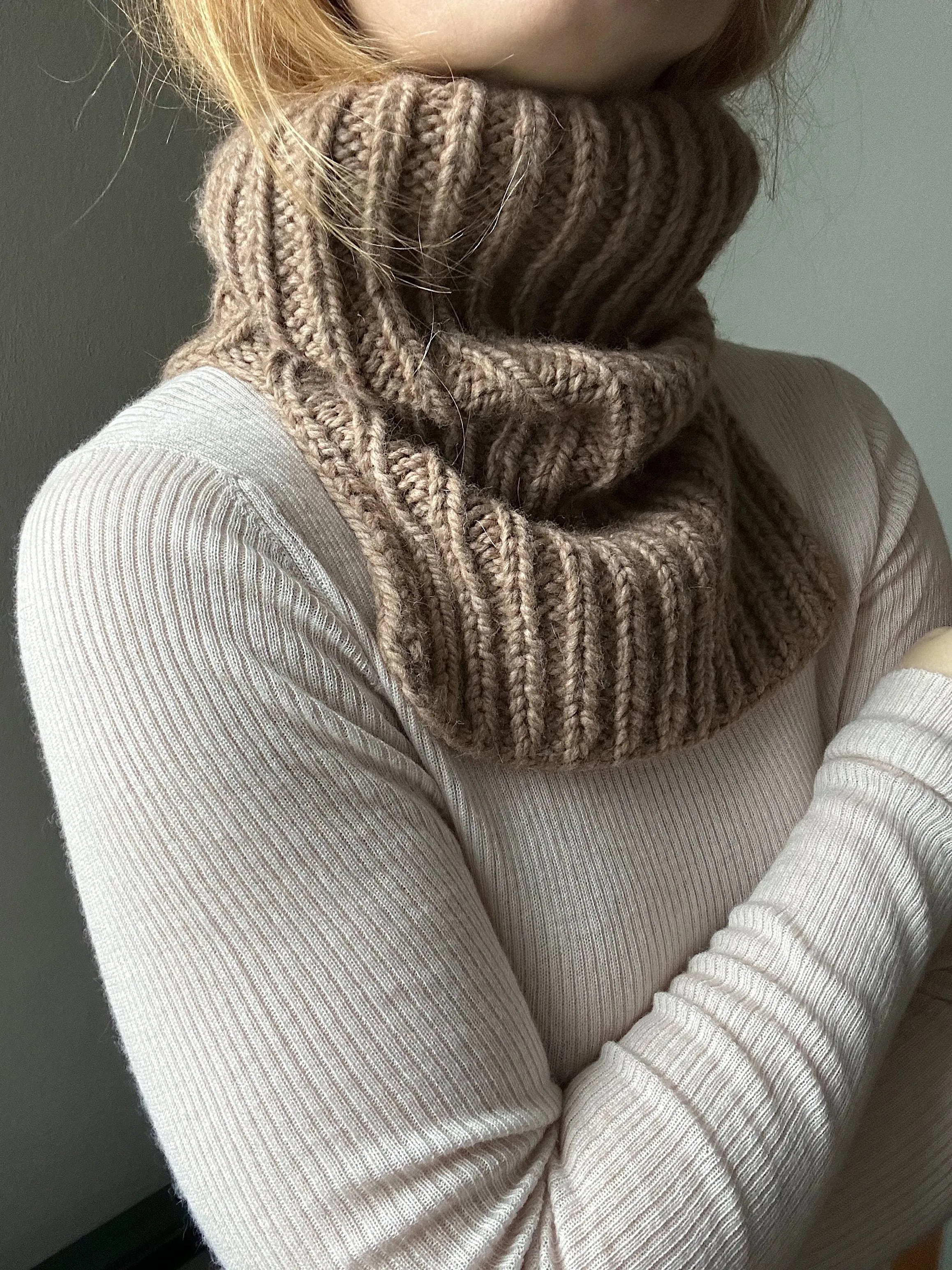 Nellie Neck Warmer - SVENSKA