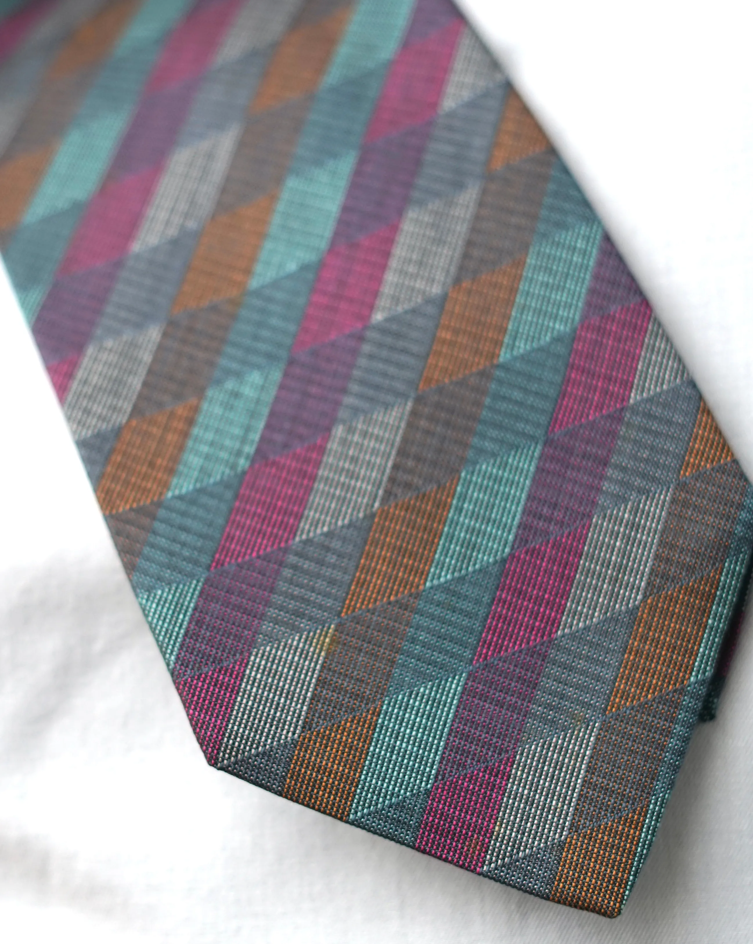 Violetta Vintage Tie